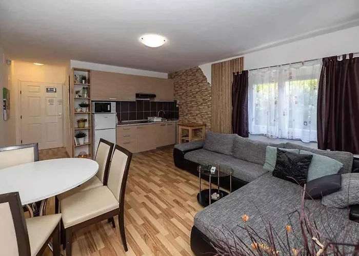 One-bedroom 13 Apartment *