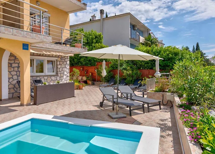 One-bedroom 13 *